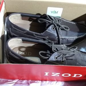 New in box Izod shoes